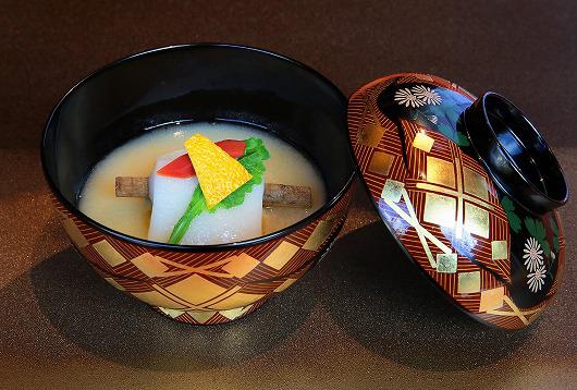 花びら餅 白味噌仕立椀　～ １月の御椀 ～