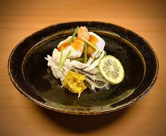 虎ふぐ の 湯引 ぽん酢あん　～ １０月の先附 ～