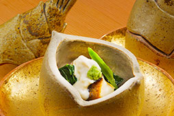 春あわびと山菜の汲み湯葉白和え